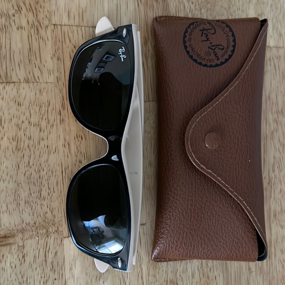 New Wayfarer Ray Ban sunglasses perfect unisex sunglasses